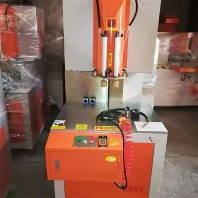 Gergaji Bilik Matahari Aluminium Menegak